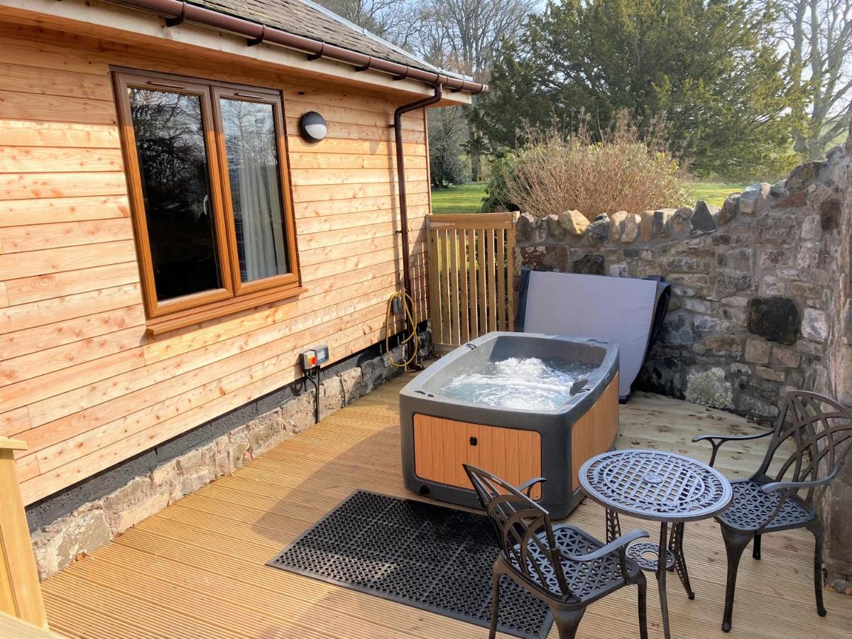 Pheasant Lodge With Hot Tub Forgandenny Exterior foto
