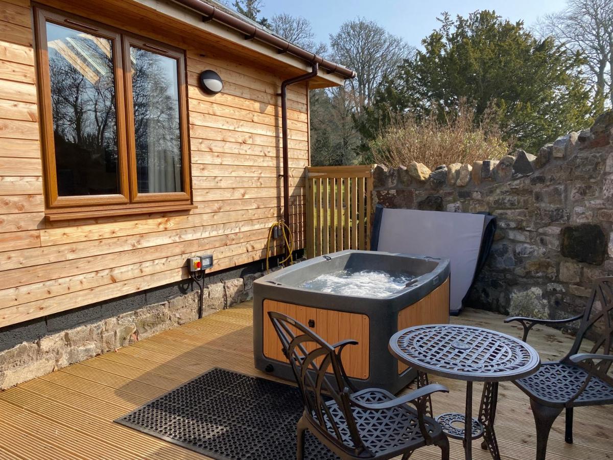 Pheasant Lodge With Hot Tub Forgandenny Exterior foto